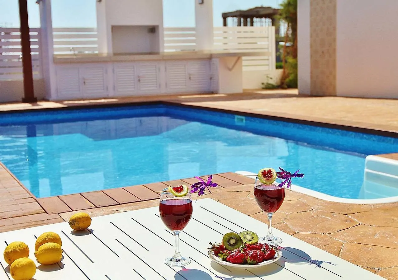 Velomar Villa Паралимни